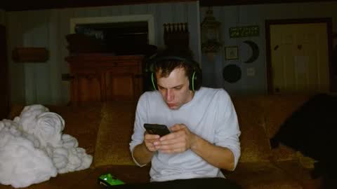 Snapshot of cguffey2284 chatting on 01-04-25, 02:25 cguffey2284 online show from 01-04-25, 02:25