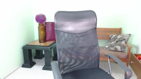 Chalon  online show from 04-13-26, 07:41