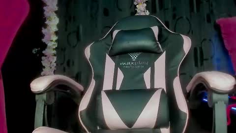 chaminelan online show from 01-15-26, 07:39