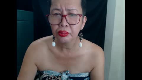 Snapshot of champaka123 chatting on 05-12-26, 01:14 champaka online show from 05-12-26, 01:14