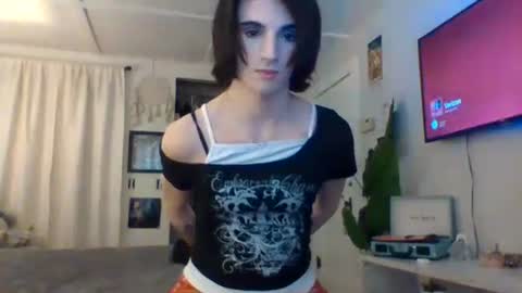 Snapshot of chanel2002 chatting on 03-08-25, 05:33 chanel2002 online show from 03-08-25, 05:33