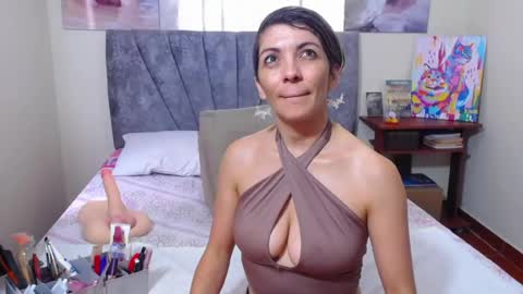 Snapshot of chanel_joliee chatting on 06-30-26, 01:34 chanel online show from 06-30-26, 01:34