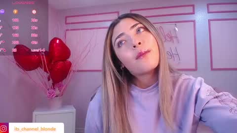 Snapshot of channel_blonde_a chatting on 02-11-25, 07:59 channel_blonde_a online show from 02-11-25, 07:59