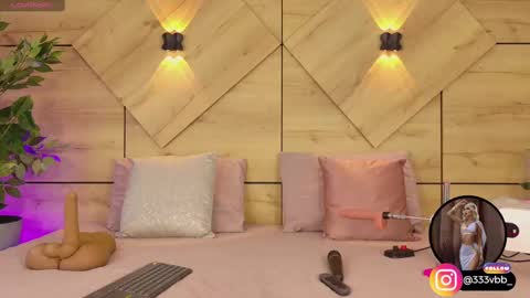 Snapshot of channelcrawford chatting on 09-09-25, 04:34 ChannelCrawford online show from 09-09-25, 04:34