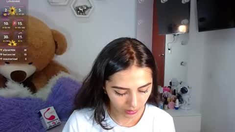 Snapshot of channelrose_1 chatting on 12-31-24, 12:04 Isabella online show from 12-31-24, 12:04