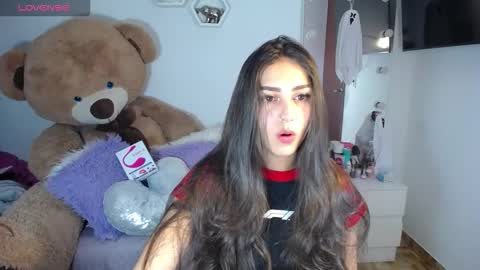 Snapshot of channelrose_1 chatting on 10-19-25, 06:14 Isabella online show from 10-19-25, 06:14