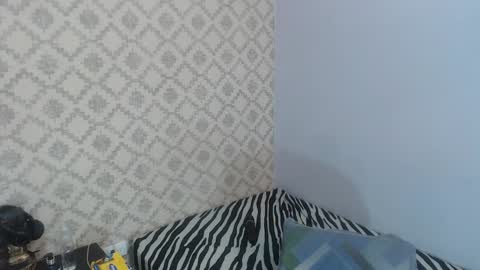 Snapshot of chantal_taylor_ chatting on 01-10-25, 06:06 Raquel online show from 01-10-25, 06:06