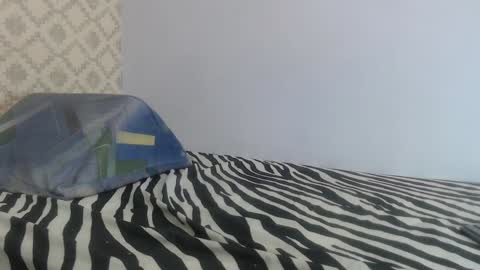 Snapshot of chantal_taylor_ chatting on 01-12-25, 06:05 Raquel online show from 01-12-25, 06:05