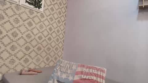 Snapshot of chantal_taylor_ chatting on 02-05-25, 12:06 Raquel online show from 02-05-25, 12:06