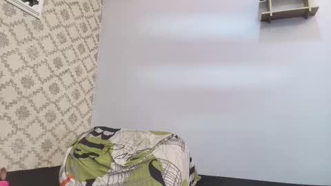 Snapshot of chantal_taylor_ chatting on 02-24-25, 03:20 Raquel online show from 02-24-25, 03:20