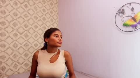 Snapshot of chantal_taylor_ chatting on 09-12-25, 02:17 Raquel online show from 09-12-25, 02:17