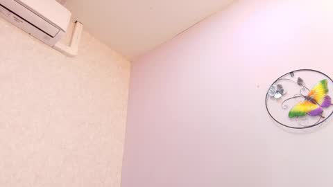 Snapshot of chantal_taylor_ chatting on 10-02-25, 12:01 Raquel online show from 10-02-25, 12:01