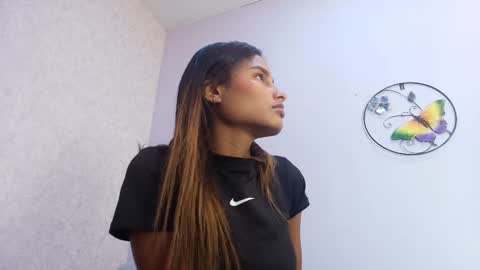 Snapshot of chantal_taylor_ chatting on 10-15-25, 12:05 Raquel online show from 10-15-25, 12:05