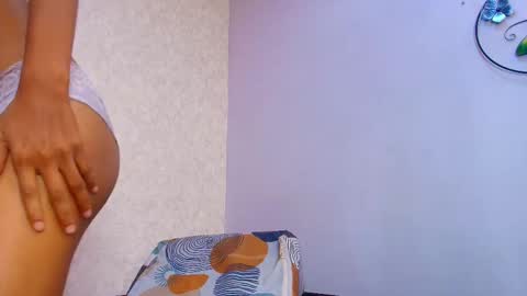 Snapshot of chantal_taylor_ chatting on 11-07-25, 12:05 Raquel online show from 11-07-25, 12:05