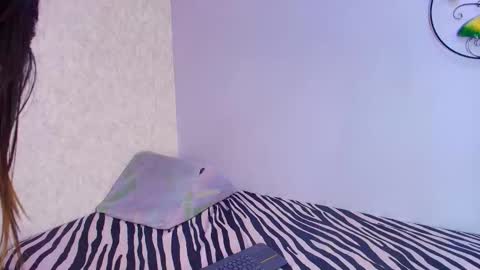 Snapshot of chantal_taylor_ chatting on 11-21-25, 12:04 Raquel online show from 11-21-25, 12:04