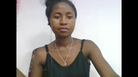 Snapshot of chantale483461 chatting on 04-19-26, 04:28 chantale483461 online show from 04-19-26, 04:28
