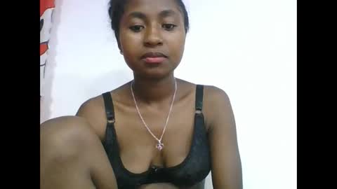 Snapshot of chantale483461 chatting on 05-01-26, 05:39 chantale483461 online show from 05-01-26, 05:39