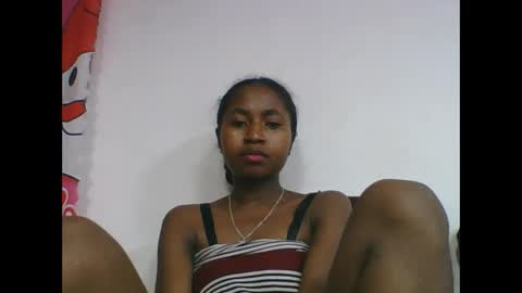 Snapshot of chantale483461 chatting on 05-05-26, 05:21 chantale483461 online show from 05-05-26, 05:21