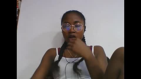 Snapshot of chantale483461 chatting on 05-12-26, 06:10 chantale483461 online show from 05-12-26, 06:10