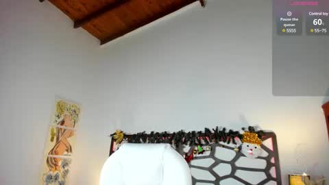 Snapshot of chantall_smith chatting on 12-31-24, 02:03 online show from 12-31-24, 02:03