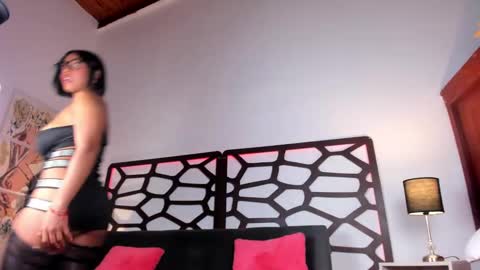 Snapshot of chantall_smith chatting on 01-15-25, 07:23 online show from 01-15-25, 07:23