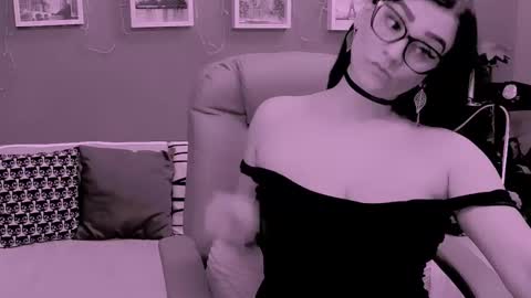 The Queen online show from 03-07-26, 03:31