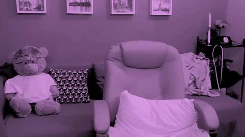 The Queen online show from 04-24-26, 07:55