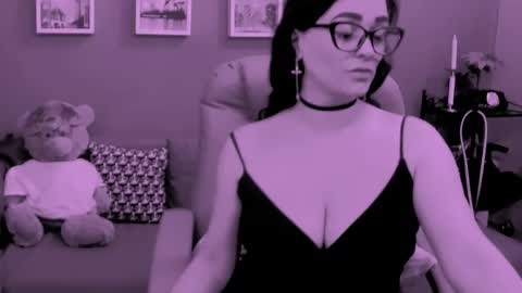 The Queen online show from 04-24-26, 08:00
