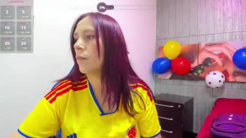 Snapshot of chantalvedette chatting on 06-23-26, 08:40 online show from 06-23-26, 08:40
