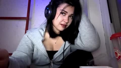 Lola online show from 12-15-25, 01:37