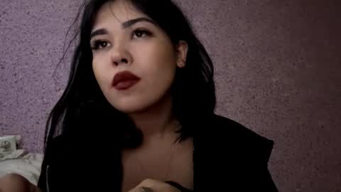 Lola online show from 12-22-25, 06:16