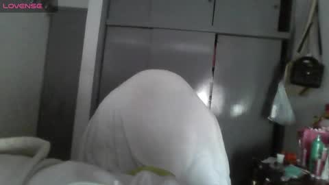 Snapshot of charis_21 chatting on 05-28-26, 05:43 charis 2 online show from 05-28-26, 05:43