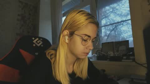 Nancy online show from 11-22-25, 08:13