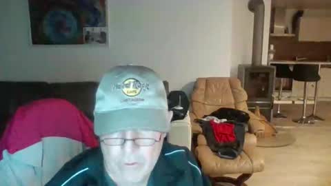 charles6064 online show from 05-09-26, 10:26