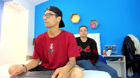 Charles y Elara online show from 12-28-24, 03:15