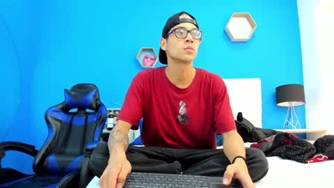 Charles y Elara online show from 01-04-25, 06:09