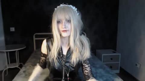 Snapshot of charlie_crystal chatting on 11-22-25, 02:43 Charlie online show from 11-22-25, 02:43