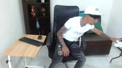 Charlie oconnor online show from 12-27-24, 04:26