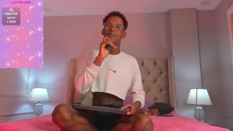 Snapshot of charlie_storm_ chatting on 01-10-26, 12:29 online show from 01-10-26, 12:29