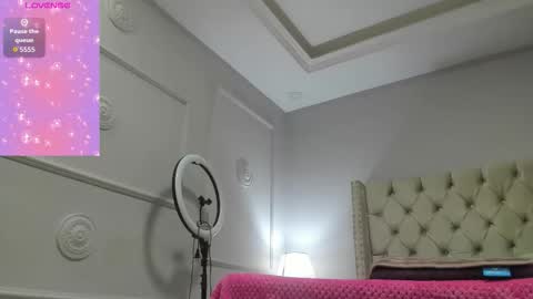 Snapshot of charlie_storm_ chatting on 01-19-26, 12:20 online show from 01-19-26, 12:20