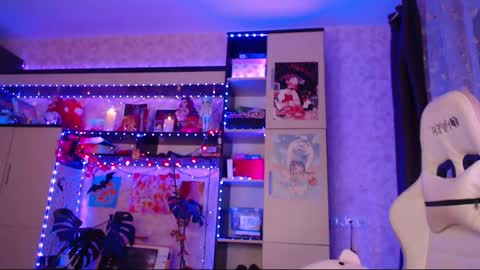 Snapshot of charlie_wtf chatting on 11-29-25, 09:51 charlie online show from 11-29-25, 09:51