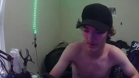 Snapshot of charlied09302 chatting on 10-25-25, 06:46 char sexiness online show from 10-25-25, 06:46