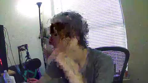 Snapshot of charlied09302 chatting on 11-04-25, 04:39 char sexiness online show from 11-04-25, 04:39