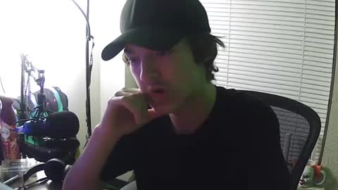 Snapshot of charlied09302 chatting on 11-13-25, 10:58 char sexiness online show from 11-13-25, 10:58