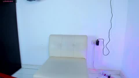 Snapshot of charlietaylorr__ chatting on 04-28-26, 12:42 Charlie online show from 04-28-26, 12:42