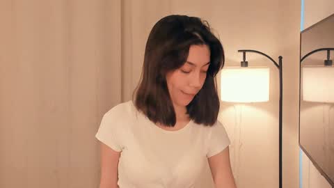 Snapshot of charlinepiker chatting on 01-08-26, 10:39 Yumi online show from 01-08-26, 10:39