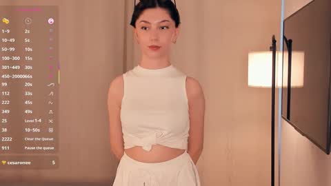 Snapshot of charlinepiker chatting on 01-11-26, 08:41 Yumi online show from 01-11-26, 08:41