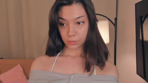 Snapshot of charlinepiker chatting on 05-01-26, 09:41 Yumi online show from 05-01-26, 09:41
