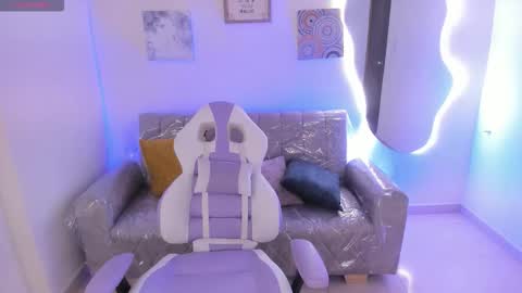    online show from 10-15-25, 07:03