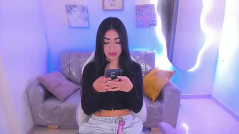 Snapshot of charlote_cowell_sub_ chatting on 01-15-26, 06:11 online show from 01-15-26, 06:11